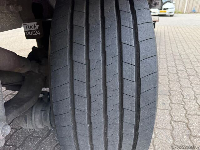 Kjøle- og frysetransport Schmitz Cargobull Thermo King SLXe Spectrum dakschade! Multi temp...