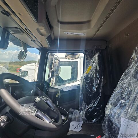 Kampós konténerszállító teherautó DAF XF 530 FAN con scarrabile GUIMATRAG 26 t