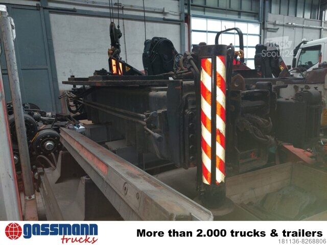 Кран, змонтований на вантажівці Versch. Abstützung für Kräne, mehrfach