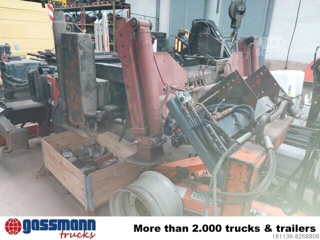 Кран, змонтований на вантажівці Versch. Abstützung für Kräne, mehrfach