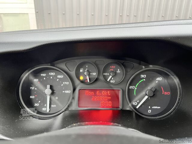 Nakládací plošina Iveco Daily 35C15 2.3 375 Trekhaak 3500kg Laadklep 50...