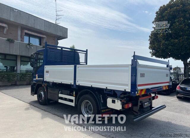Trevägs tippbil Iveco Eurocargo 120