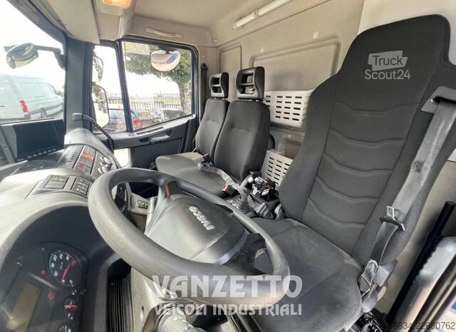 Trevägs tippbil Iveco Eurocargo 120