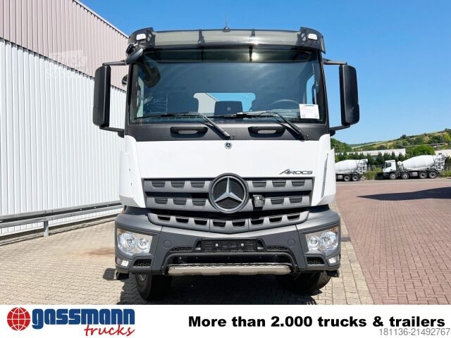 Chassi de caminhão Mercedes-Benz Arocs 3240 8x4