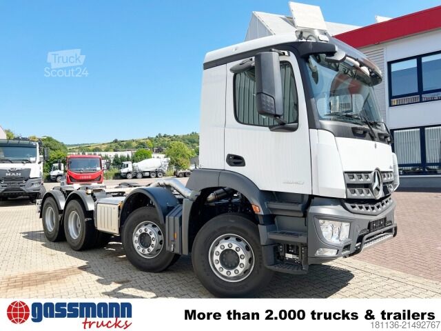 Chassi de caminhão Mercedes-Benz Arocs 3240 8x4