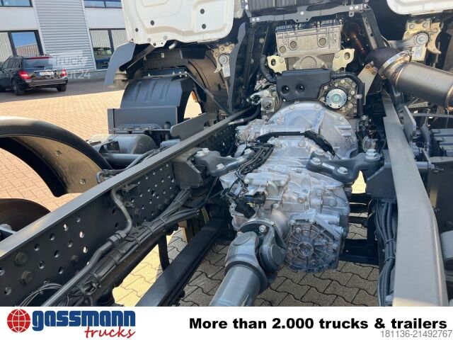 Chassi de caminhão Mercedes-Benz Arocs 3240 8x4