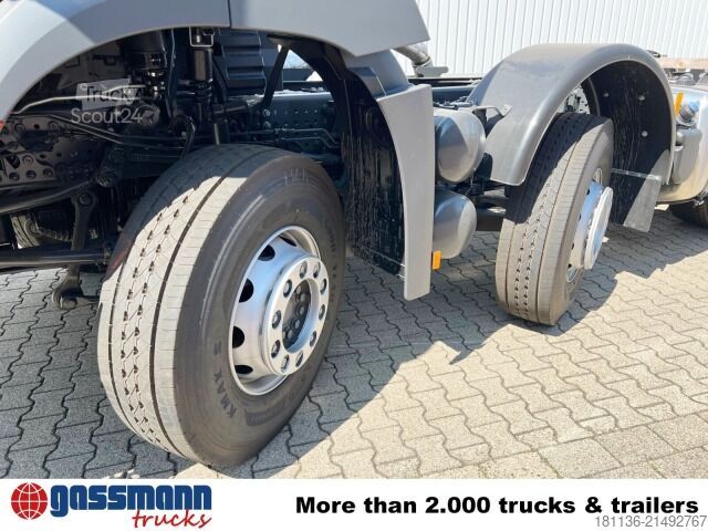 Chassi de caminhão Mercedes-Benz Arocs 3240 8x4