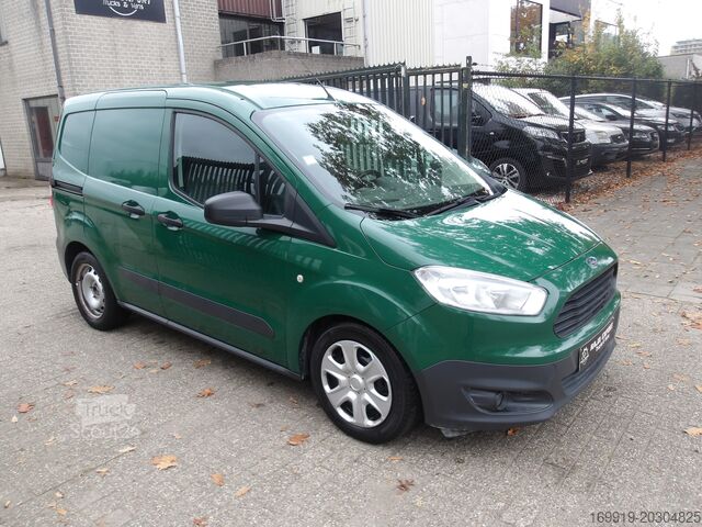 Fourgon Ford Transit Courir