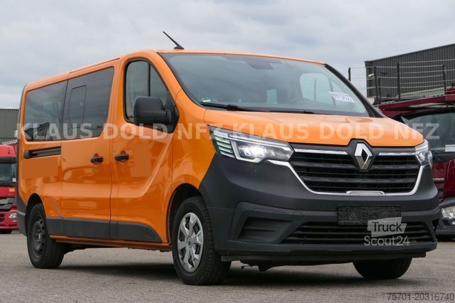 Minibüs RENAULT Trafic Combi 9-Sitze Unfallschaden