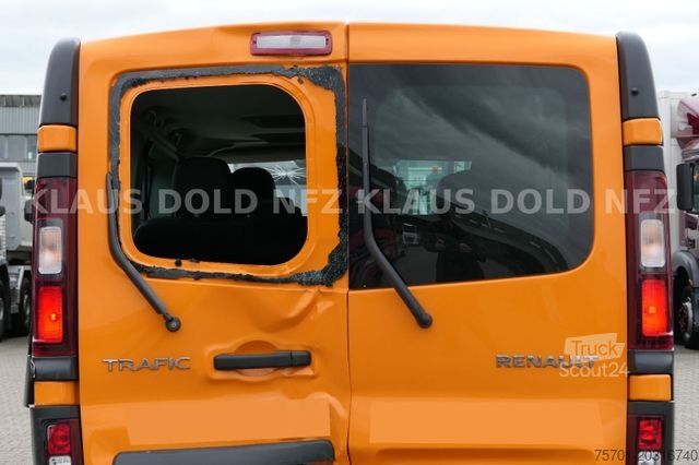 Minibüs RENAULT Trafic Combi 9-Sitze Unfallschaden