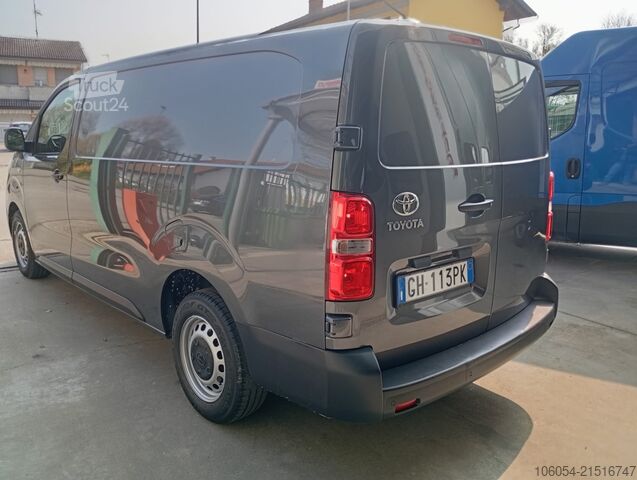 Furgoneta de batalla larga Toyota Proace