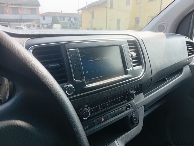 Furgoneta de batalla larga Toyota Proace