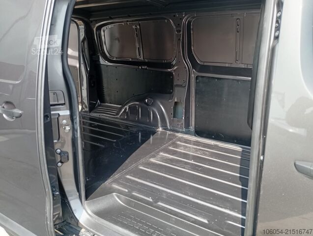 Furgoneta de batalla larga Toyota Proace