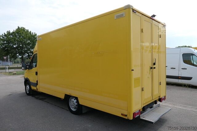 Furgons ar kasti iveco Daily 35 S11 C30C AUTOMATIK KAMERA Regale LUFT DURCHGANG EURO-5 CoC