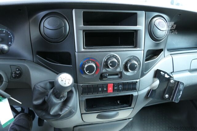 Furgons ar kasti iveco Daily 35 S11 C30C AUTOMATIK KAMERA Regale LUFT DURCHGANG EURO-5 CoC