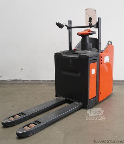 Transpallet elettrico con operatore a bordo in piedi Linde T 25 SP 1156-00