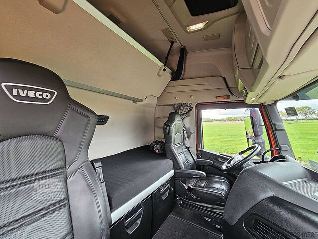 Open laadbak IVECO S-WAY AS260S46 6X2-4 HIAB 155-E2