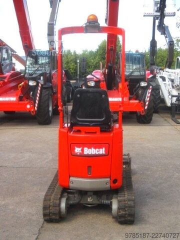 Mini bager BOBCAT E 08 * 3x Löffel * * Verstellfahrwerk * vgl. 10