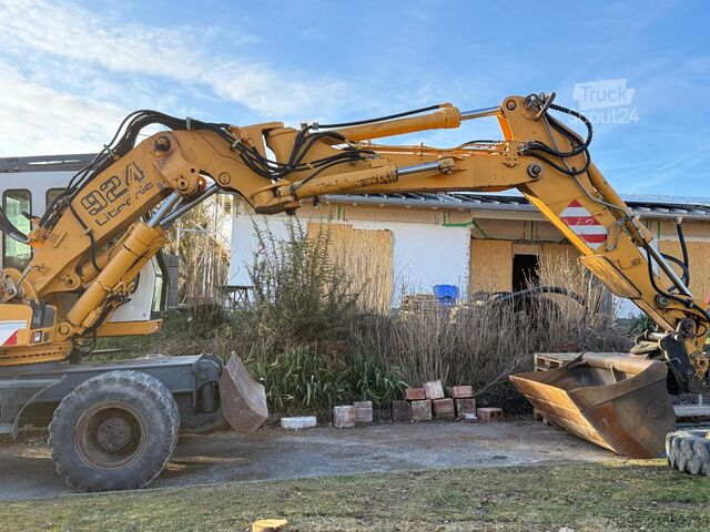 Pojazd użytkowy Liebherr A924 Litronic Mobilbagger abknickbarer Hauptarm