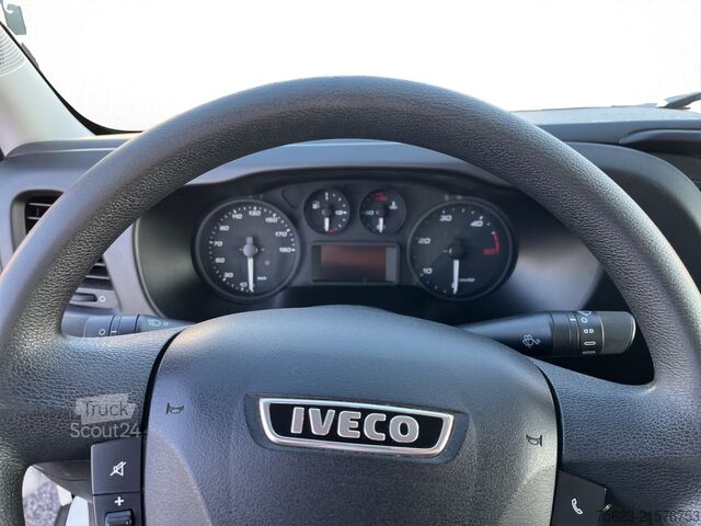 Skåpbil IVECO Daily Koffer LBW Klima