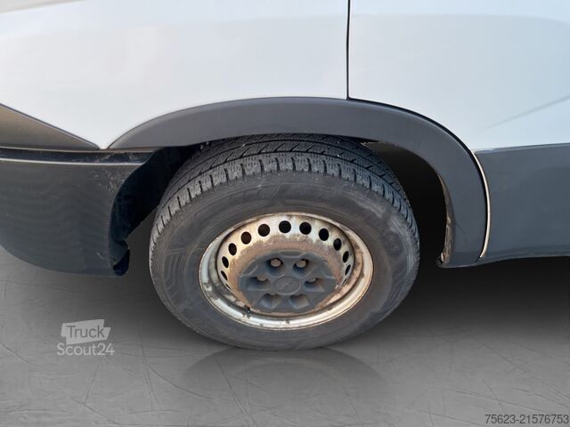 Skåpbil IVECO Daily Koffer LBW Klima