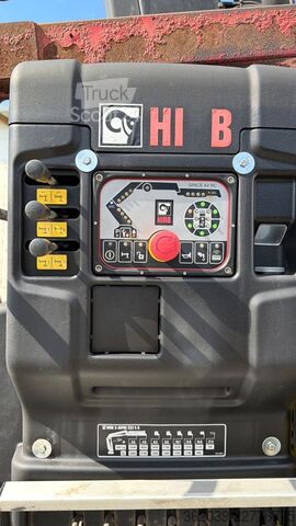 Jeřáb na nákladním automobilu RENAULT C HIAB 232 5 Hydraulisch 2 MECHANISCH FUNKFERNST