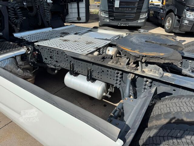 Standard trekkvogn IVECO S-WAY 480 * RETARDER * VOLLVERKLEIDUNG *
