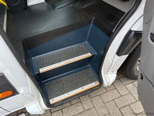 Minibus MERCEDES-BENZ Sprinter 313 BlueTEC 9 Sitze Rollstuhllift Klima