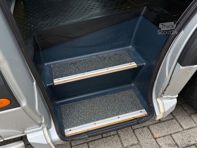 Minibus MERCEDES-BENZ Sprinter 313 BlueTEC 9 Sitze Rollstuhllift Klima