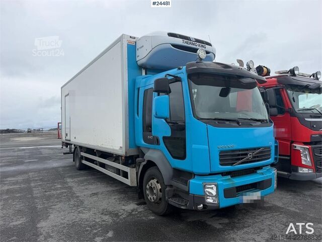 Рефрижераторне/заморожене транспортування Volvo FM 380 box truck with full side opening, tail lift