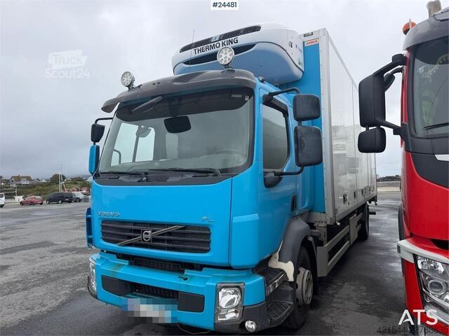 Рефрижераторне/заморожене транспортування Volvo FM 380 box truck with full side opening, tail lift