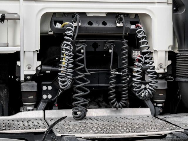 Стандартный седельный тягач DAF XF 480 FT SSC + MX-BREAK + 545l TANK Klima ZV