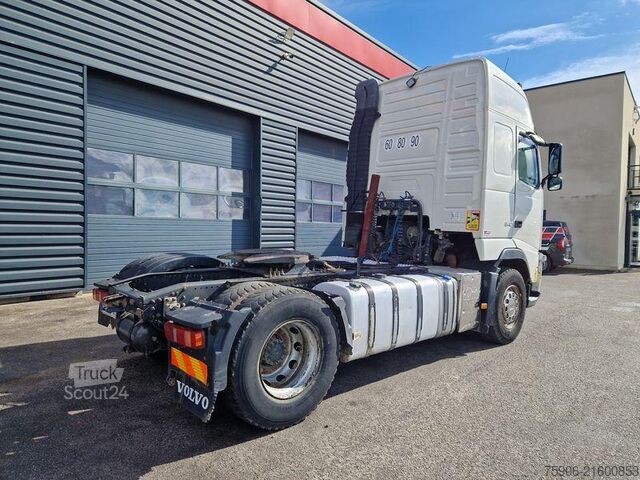 Standard tractor unit Volvo FH