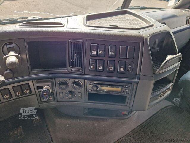 Standard tractor unit Volvo FH