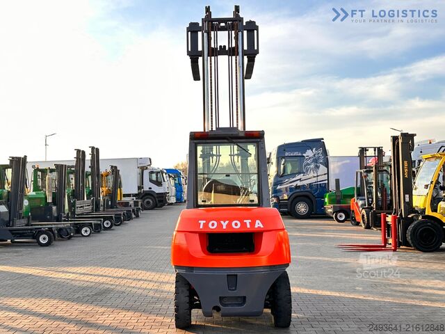 Motostivuitor Toyota 42-4FD40 / DIESEL / 4500KG / DUPLEX / FO