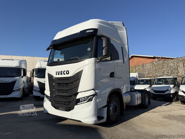 Standard tractor unit Iveco SWAY 490
