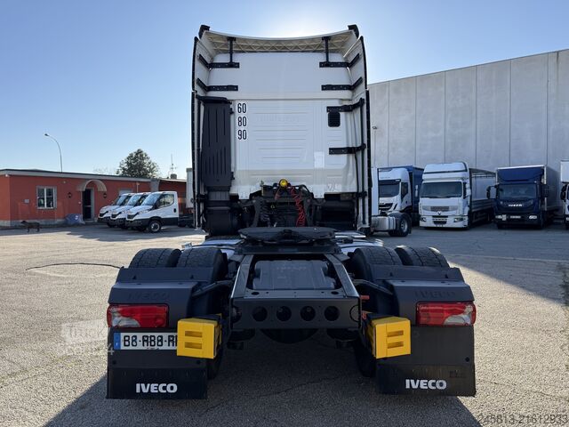 Standard tractor unit Iveco SWAY 490