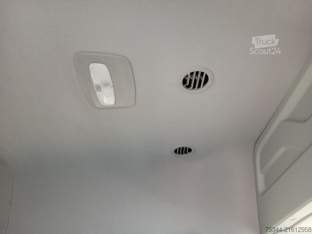 Ploščati dostavnik Ford Transit Custom 2.0 Tdci 130cv Combi 8p.