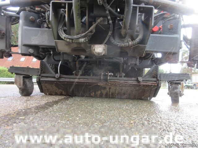 Balayeuse de voirie Hako CityMaster CM 2000 Bj. 2015 2-Besen-Syst