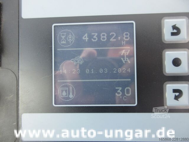 Balayeuse de voirie Hako CityMaster CM 2000 Bj. 2015 2-Besen-Syst