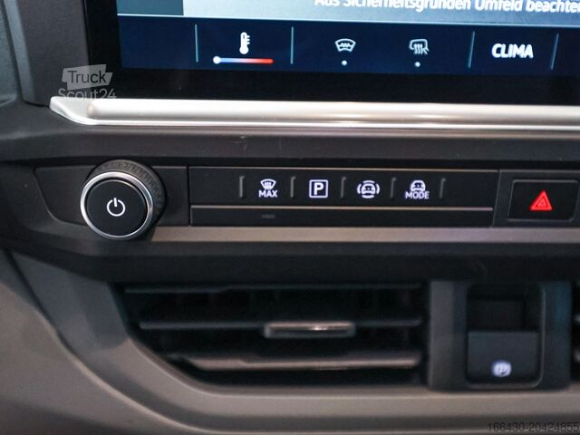 Панельний фургон VW Transporter Kastenwagen mit L-Trennwand AHK