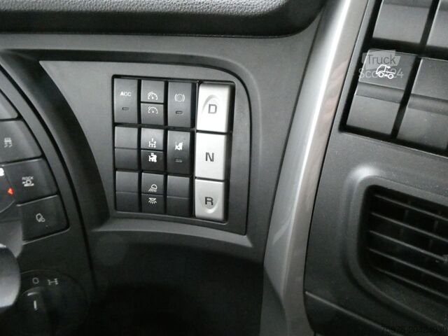 τυπικός οδικός ελκυστήρας Iveco Stralis AS460