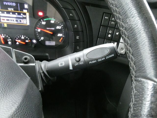 τυπικός οδικός ελκυστήρας Iveco Stralis AS460