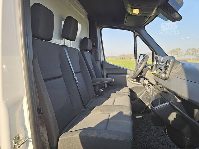 Suitcase MERCEDES-BENZ SPRINTER 315 Bakwagen Laadklep!