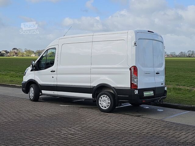 Kombi med högt tak FORD TRANSIT 2.0 L2H2 Euro6 Trekhaak!