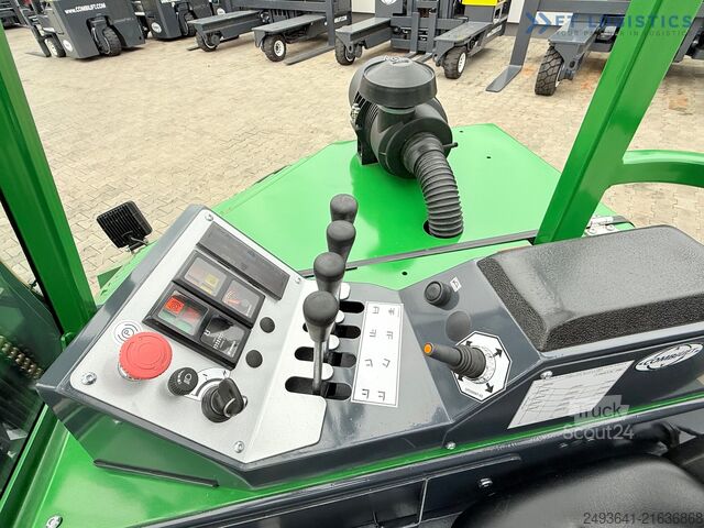 Carretilla retráctil de 4 vías Combilift CB3000 / TRIPLEX 4900MM / FREE LIFT