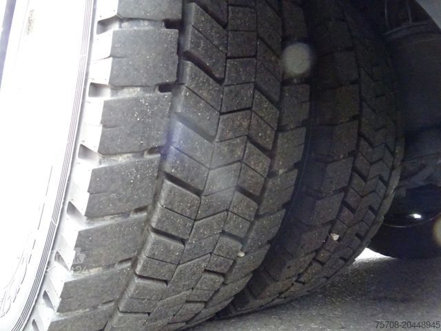 Φορτηγό πλατφόρμα με μουσαμά MERCEDES-BENZ 2540 Antos*6,9 m Schiebeplane*NLA*LBW*Kamera*TOP