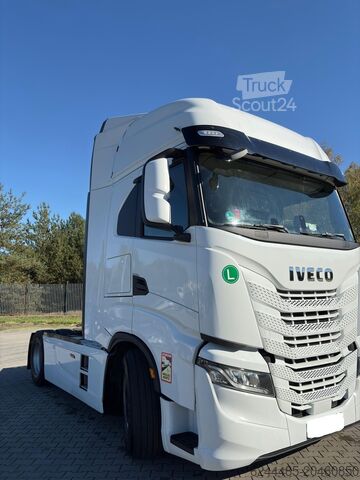 Standard tractor IVECO S-Way 490