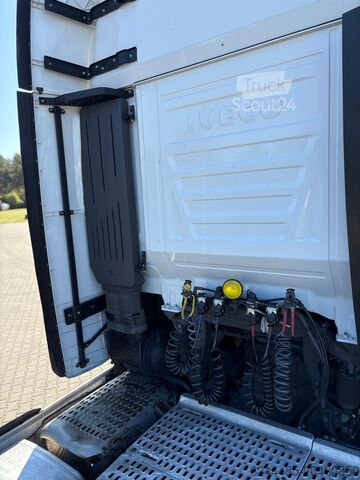 Standard tractor IVECO S-Way 490