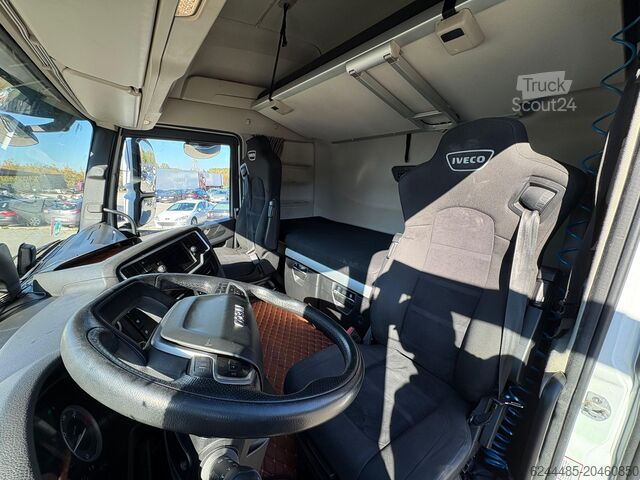 Standard tractor IVECO S-Way 490